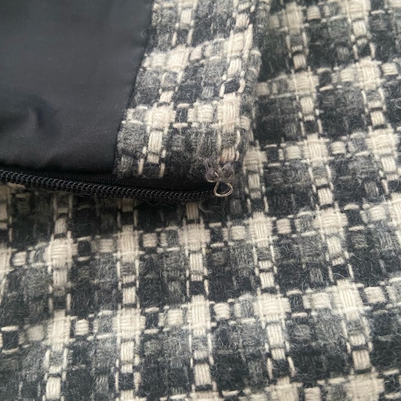 Chic Black and White Checkered Miniskirt - Picture 5 of 8